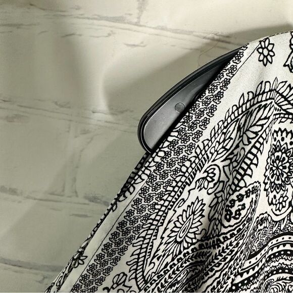 Daniel Rainn small gray cold shoulder top - Picture 6 of 6